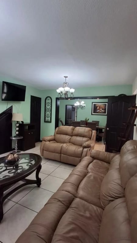 CASA EN ALQUILER – MODELO NAVARRA 📍 Condado El Naranjo, Zona 4 de Mixco (Alameda Norte) — Casa en Alquiler en Condado Naranjo, Zona 4 Mixco, Guatemala, Ciudad — foto 1 de 8