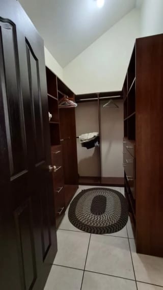 CASA EN ALQUILER – MODELO NAVARRA 📍 Condado El Naranjo, Zona 4 de Mixco (Alameda Norte) — Casa en Alquiler en Condado Naranjo, Zona 4 Mixco, Guatemala, Ciudad — miniatura 4 de 8