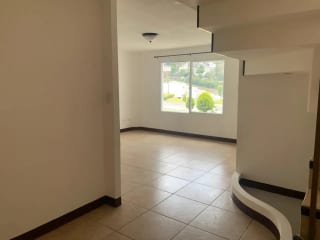 Bonita casa en Vista Verde Ca. a San Jose Pinula — Casa en Alquiler en San José Pinula, Guatemala, Ciudad — miniatura 15 de 17