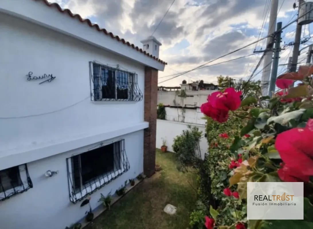 EN VENTA CASA FUERA DE GARITA ZONA 14 LA VILLA - 3 HABITACIONES — Casa en Venta en La Villa, Zona 14, Guatemala, Ciudad — foto 1 de 10