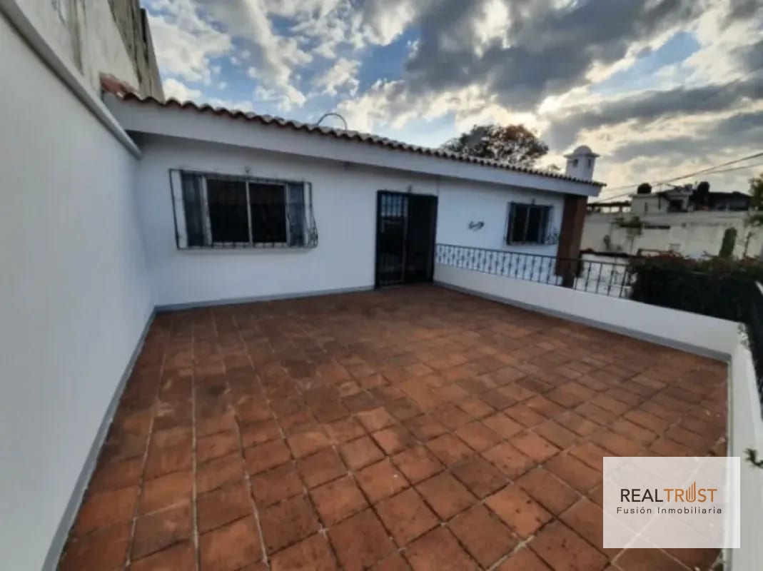 EN VENTA CASA FUERA DE GARITA ZONA 14 LA VILLA - 3 HABITACIONES — Casa en Venta en La Villa, Zona 14, Guatemala, Ciudad — foto 9 de 10