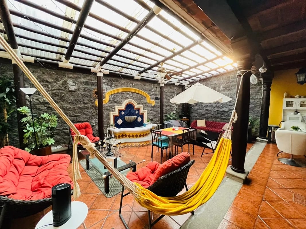 Amplia Casa con 5 Dormitorios Fuera de Garita en Zona 10 — Casa en Venta en Zona 10, Guatemala, Ciudad — foto 4 de 6
