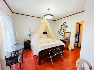 Amplia Casa con 5 Dormitorios Fuera de Garita en Zona 10 — Casa en Venta en Zona 10, Guatemala, Ciudad — miniatura 3 de 6