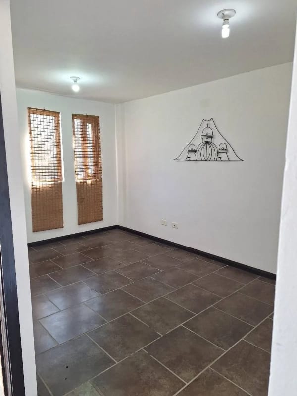 CASA EN ALQUILER CUMBRES DE LA ARBOLEDA KM 21.5 — Casa en Alquiler en Cumbres de La Arboleda, Carretera a El Salvador, Guatemala, Ciudad — foto 17 de 17