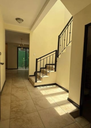 CASA EN VENTA CONDOMINIO SANTA FE A UN COSTADO DE LA ACADEMIA EUROPEA SAN CRISTOBAL — Casa en Venta en Zona 8 Mixco, Guatemala, Ciudad — miniatura 10 de 10