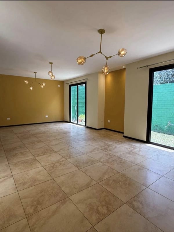 CASA EN VENTA CONDOMINIO SANTA FE A UN COSTADO DE LA ACADEMIA EUROPEA SAN CRISTOBAL โ Casa en Venta en Zona 8 Mixco, Guatemala, Ciudad โ foto 9 de 10