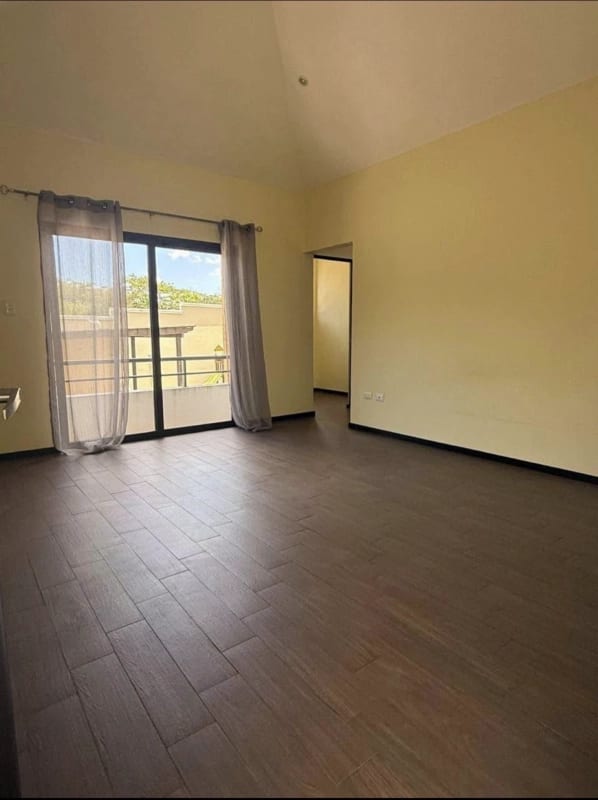CASA EN VENTA CONDOMINIO SANTA FE A UN COSTADO DE LA ACADEMIA EUROPEA SAN CRISTOBAL โ Casa en Venta en Zona 8 Mixco, Guatemala, Ciudad โ foto 6 de 10