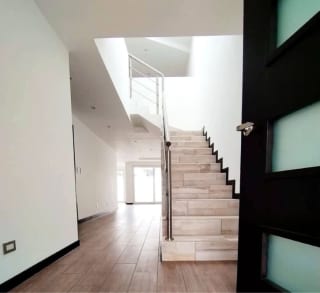 CASA EN VENTA SECTOR B1 CIUDAD SAN CRISTOBAL EXCELENTE  UBICACIÓN — Casa en Venta en Zona 8 Mixco, Guatemala, Ciudad — miniatura 8 de 9