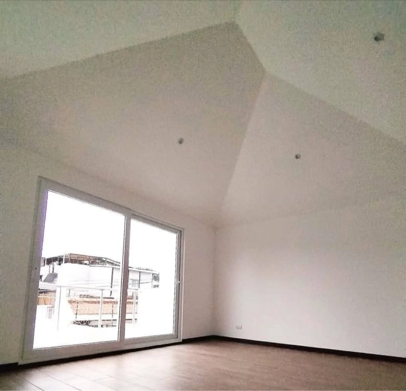 CASA EN VENTA SECTOR B1 CIUDAD SAN CRISTOBAL EXCELENTE UBICACIÓN — Casa en Venta en Zona 8 Mixco, Guatemala, Ciudad — foto 4 de 9