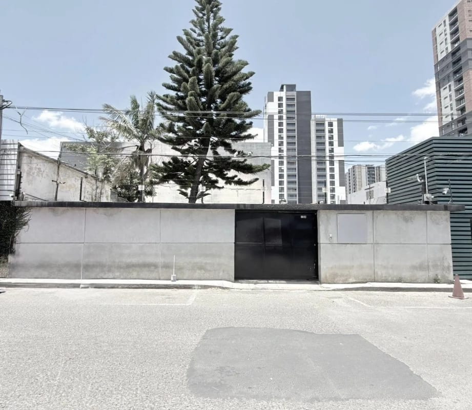 Casa en Zona 10 — Casa en Alquiler en Zona 10, Guatemala, Ciudad — foto 1 de 5