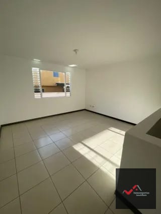 CASA EN VENTA SAN CRISTOBAL, ZONA 8 DE MIXCO — Casa en Venta en Zona 8 Mixco, Guatemala, Ciudad — miniatura 3 de 17