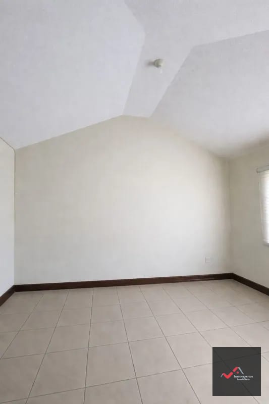 CASA EN VENTA SAN CRISTOBAL, ZONA 8 DE MIXCO — Casa en Venta en Zona 8 Mixco, Guatemala, Ciudad — foto 4 de 17