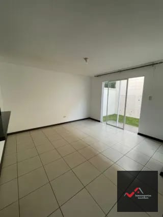 CASA EN VENTA SAN CRISTOBAL, ZONA 8 DE MIXCO — Casa en Venta en Zona 8 Mixco, Guatemala, Ciudad — miniatura 11 de 17