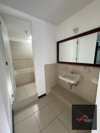 CASA EN VENTA SAN CRISTOBAL, ZONA 8 DE MIXCO — Casa en Venta en Zona 8 Mixco, Guatemala, Ciudad — miniatura 6 de 17