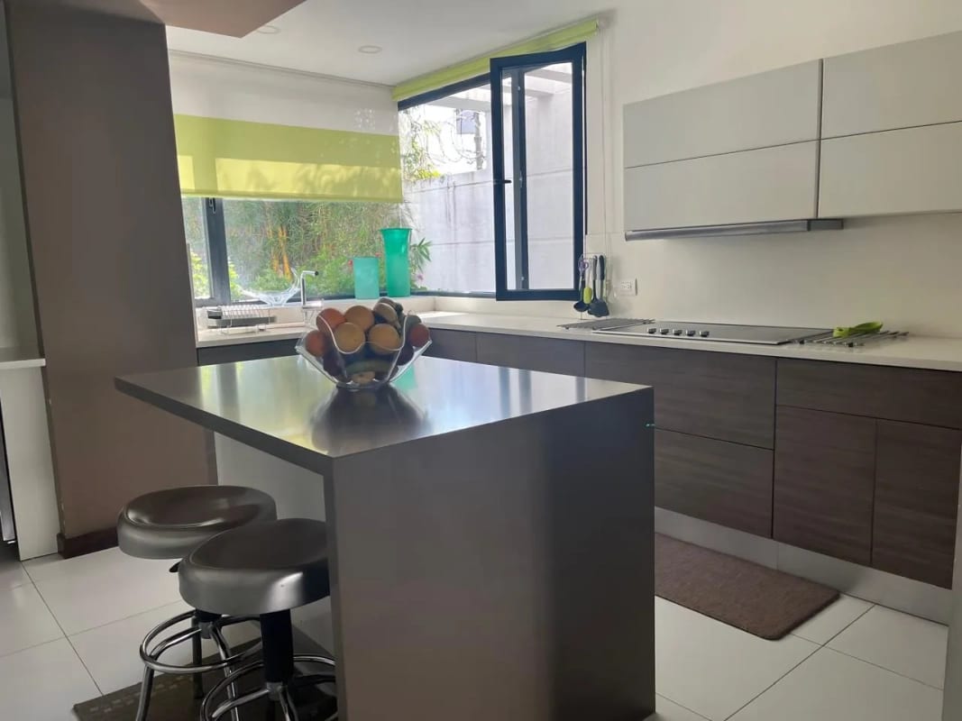 HERMOSA CASA EN VENTA EN VISTA HERMOSA I — Casa en Venta en Vista Hermosa I, Zona 15, Guatemala, Ciudad — foto 1 de 8