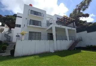 EN VENTA HERMOSA PROPIEDAD EN LAS CUMBRES ZONA 16 — Casa en Venta en Las Cumbres, Zona 16, Guatemala, Ciudad — miniatura 2 de 13