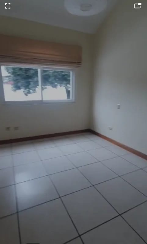 CASA EN VENTA EN JARDINES DE SAN ISIDRO ZONA 16 — Casa en Venta en Jardines de San Isidro, Zona 16, Guatemala, Ciudad — foto 11 de 17