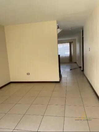Casa en Venta en Fraijanes, Condominio Villas de Santa Mónica, Km16.5 Carretera a El Salvador, ¡Para Inversionistas ! — Casa en Venta en km 16-20, Carretera a El Salvador, Guatemala, Ciudad — miniatura 8 de 9