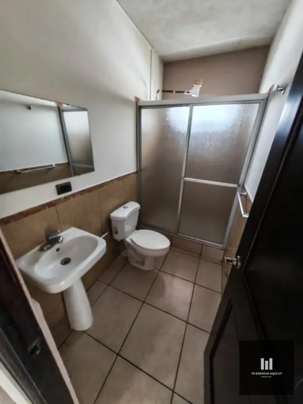 Lujosa Casa En Venta - Hacienda Real, Zona 16 — Casa en Venta en Zona 16, Guatemala, Ciudad — foto 5 de 17