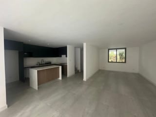 Casa Remodelada en Venta Zona 10 — Casa en Venta en Zona 10, Guatemala, Ciudad — miniatura 1 de 10