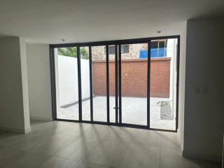 Casa Remodelada en Venta Zona 10 — Casa en Venta en Zona 10, Guatemala, Ciudad — miniatura 4 de 10