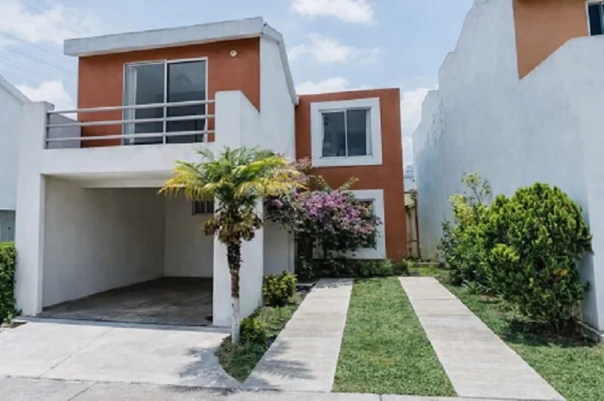 Venta de casa en Condominio en Ciudad San Cristobal, sector C1 Pradera de Las Flores — Casa en Venta en Zona 8 Mixco, Guatemala, Ciudad — foto 1 de 10