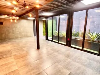 Zona 10 • Casa en Venta — Casa en Venta en Zona 10, Guatemala, Ciudad — miniatura 4 de 9