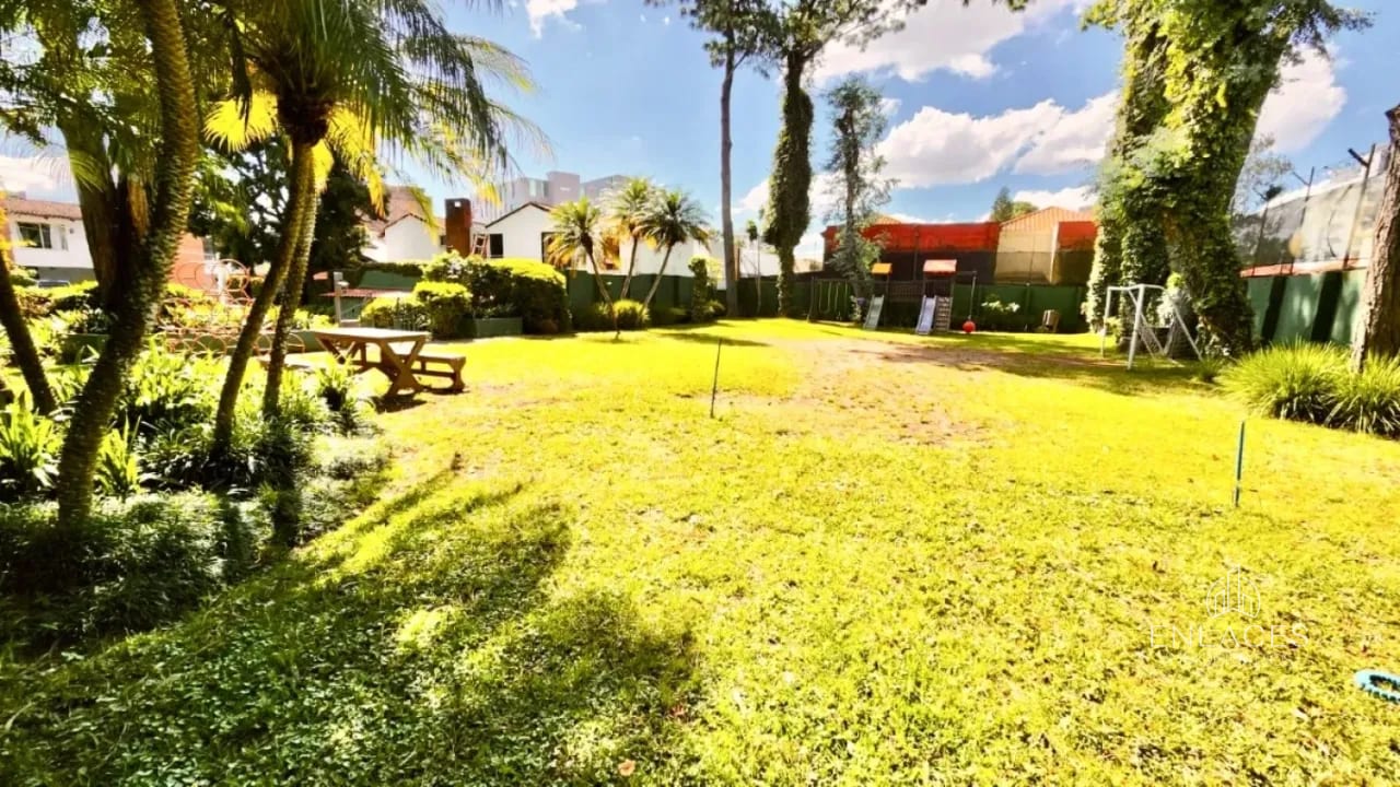 Zona 10 • Casa en Venta — Casa en Venta en Zona 10, Guatemala, Ciudad — foto 3 de 9