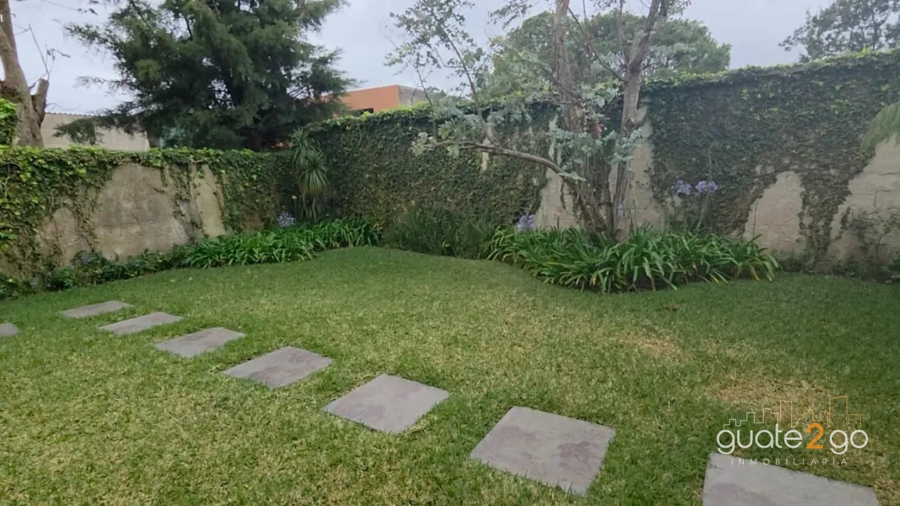 Amplia casa en Los Manantiales km 18 CAES — Casa en Venta en Carretera a El Salvador, Guatemala, Ciudad — foto 6 de 17