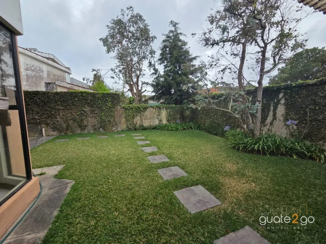 Amplia casa en Los Manantiales km 18 CAES — Casa en Venta en Carretera a El Salvador, Guatemala, Ciudad — foto 4 de 17