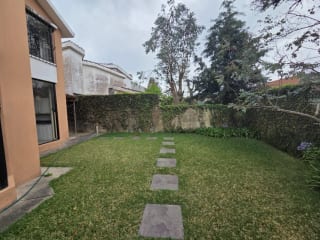 Amplia casa en Los Manantiales km 18 CAES — Casa en Venta en Carretera a El Salvador, Guatemala, Ciudad — miniatura 3 de 17