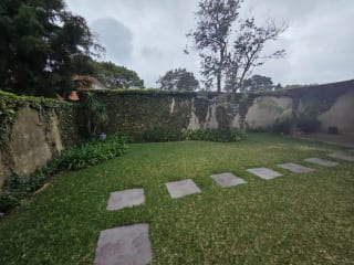 Amplia casa en Los Manantiales km 18 CAES — Casa en Venta en Carretera a El Salvador, Guatemala, Ciudad — miniatura 2 de 17