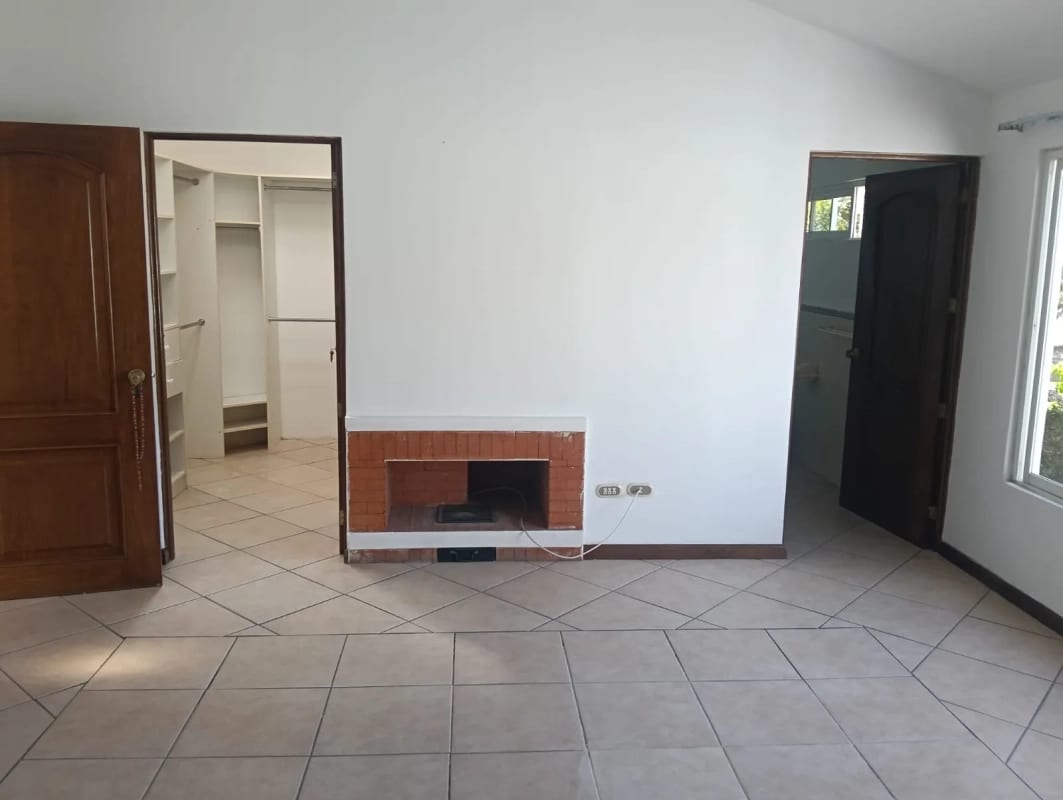 Casa en venta - Residenciales San Anotnio - Km 16.5 CAES — Casa en Venta en Carretera a El Salvador, Guatemala, Ciudad — foto 7 de 15