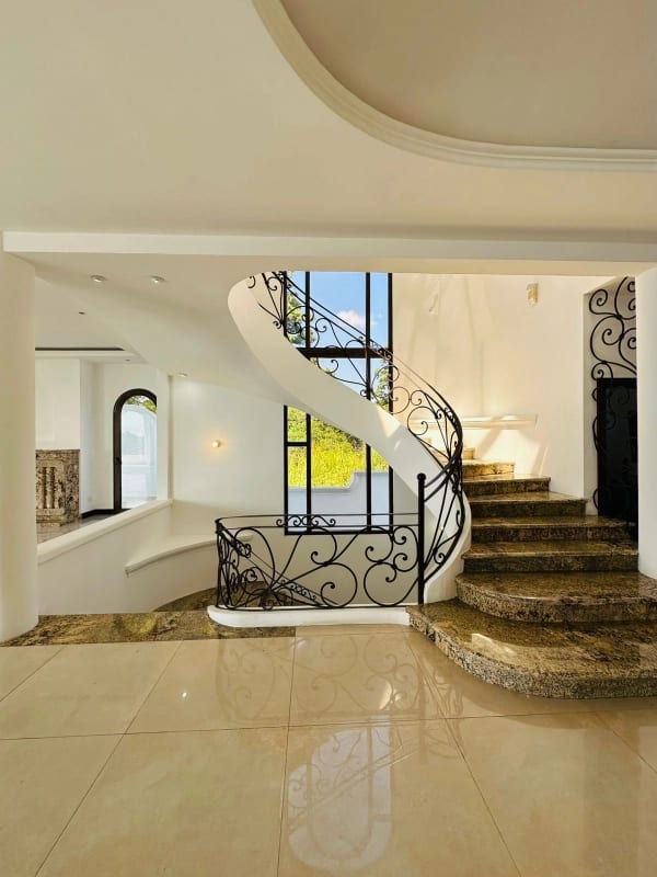 Casa en venta Montebello 2 — Casa en Venta en Montebello II, Carretera a El Salvador, Guatemala, Ciudad — foto 1 de 7