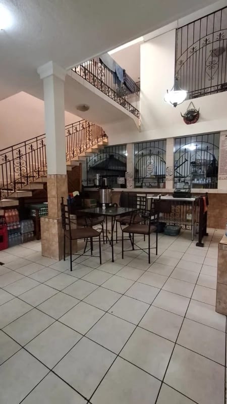 VENTA DE PROPIEDAD + NEGOCIO EN FUNCIONAMIENTO  Café / Restaurante – Zona 1 (Sector Gerona, frente al Ministerio Público) — Casa en Venta en Zona 1, Guatemala, Ciudad — foto 6 de 8