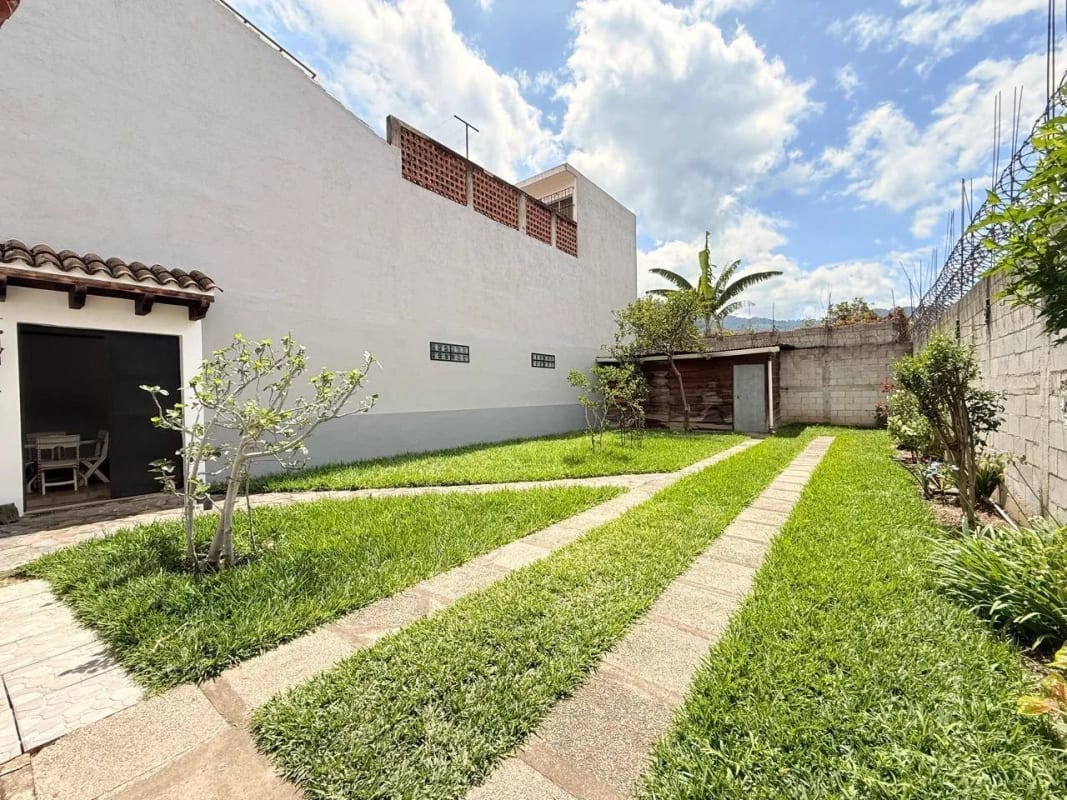 Casa amueblada en Jocotenango, Sacatepéquez — Casa en Venta en Jocotenango, Sacatepéquez — foto 2 de 7