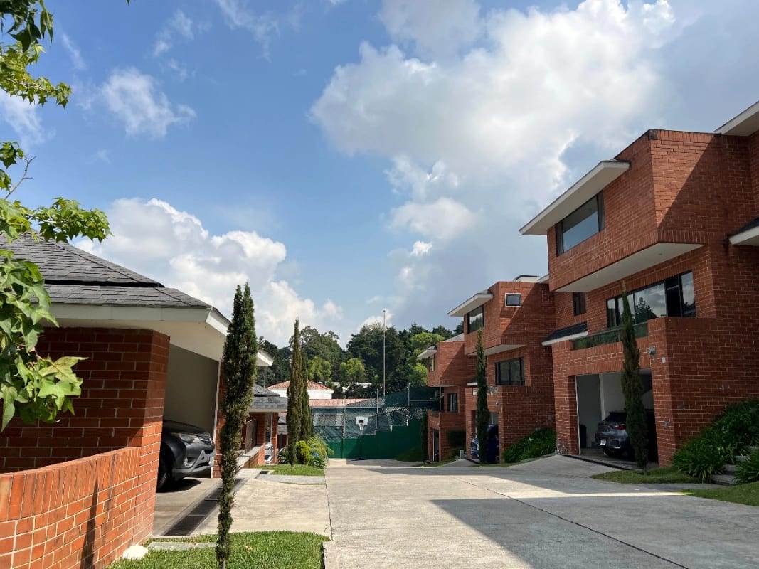 CASA VENTA ATRÁS DE CC MINUTO MUXBAL CONDOMINIO EL CARMEN, 390 MTS2, 4 DORMITORIOS CASA UNO CON SU BAÑO, CERCA COLEGIO MONTESSORI $525,000 — Casa en Venta en Muxbal, Guatemala, Ciudad — foto 10 de 13