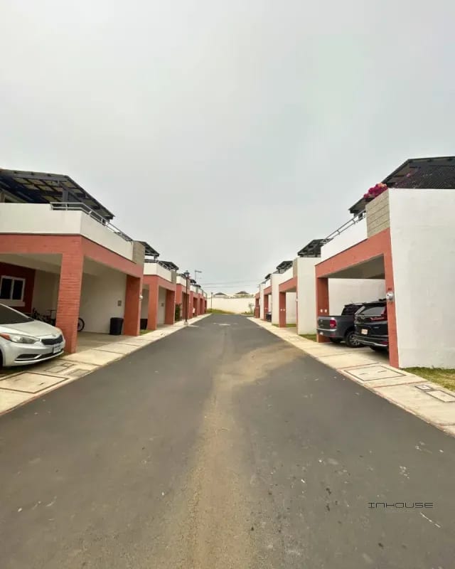 CASA EN RENTA EN VILLAS DE CAPELO KM 22 CAES, DE ESQUINA — Casa en Alquiler en Carretera a El Salvador, Guatemala, Ciudad — foto 1 de 11