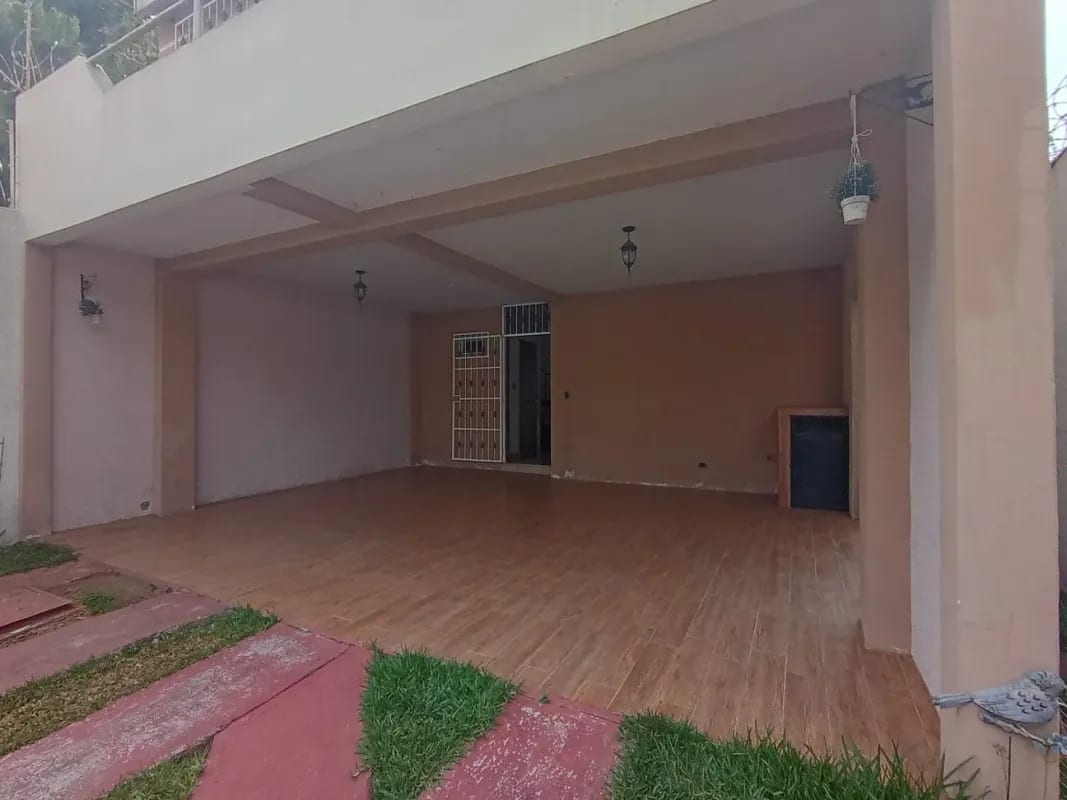 Casa en venta en Hacienda Real zona 16🏠✨ — Casa en Venta en Zona 16, Guatemala, Ciudad — foto 1 de 16
