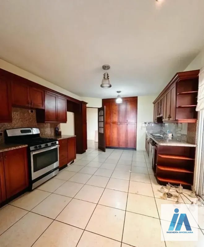 CASA EN ALQUILER📍 Altos de San Lázaro, Zona 15 — Casa en Alquiler en Zona 15, Guatemala, Ciudad — foto 8 de 9
