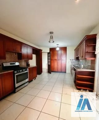 CASA EN ALQUILER📍 Altos de San Lázaro, Zona 15 — Casa en Alquiler en Zona 15, Guatemala, Ciudad — miniatura 8 de 9