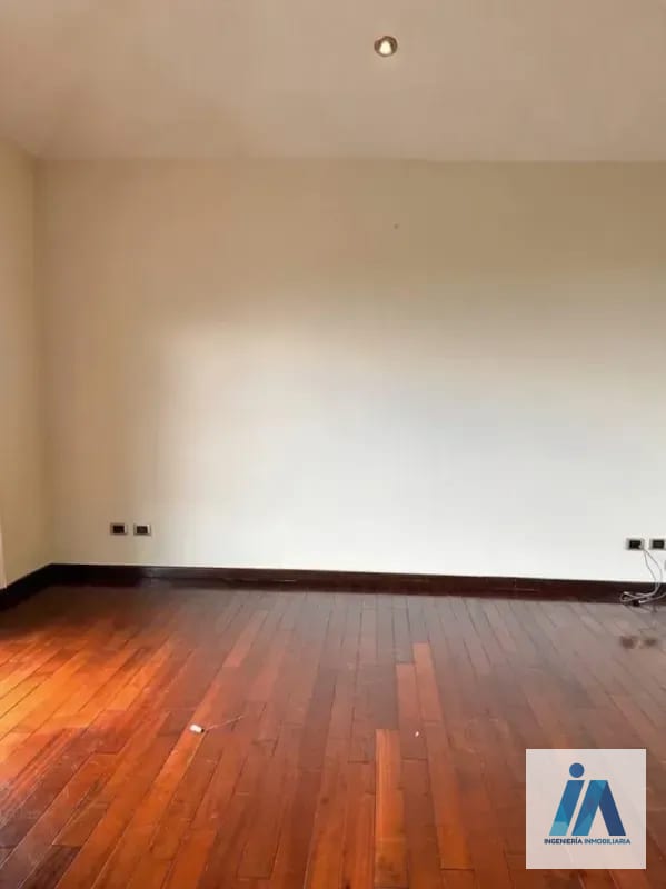 CASA EN ALQUILER📍 Altos de San Lázaro, Zona 15 — Casa en Alquiler en Zona 15, Guatemala, Ciudad — foto 6 de 9
