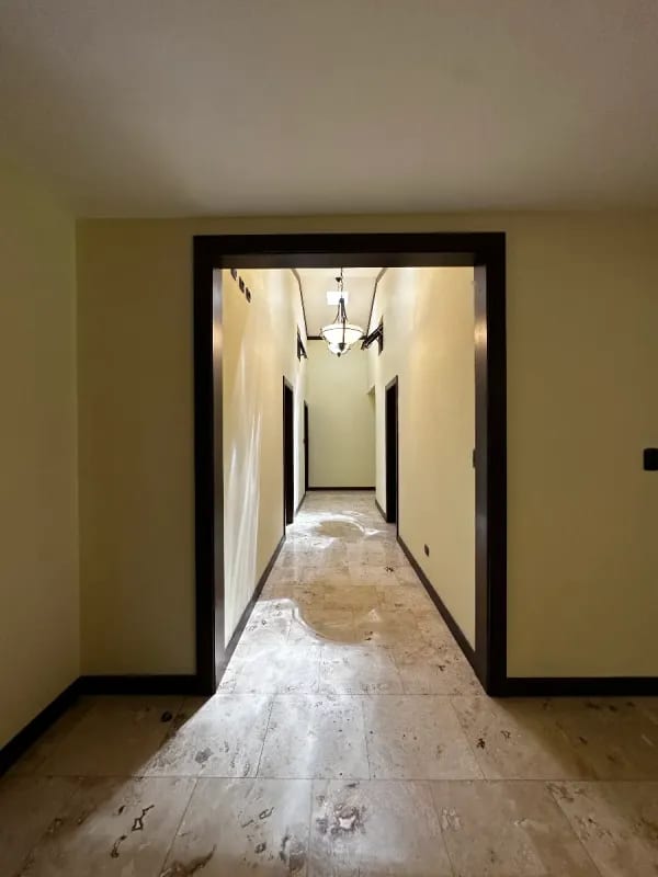 AMPLIA Y ELEGANTE CASA DE UN NIVEL EN VENTA | SANTA CATARINA PINULA "Condominio Las Tinajas" — Casa en Venta en Las Tinajas, Santa Catarina Pinula, Guatemala, Ciudad — foto 12 de 13