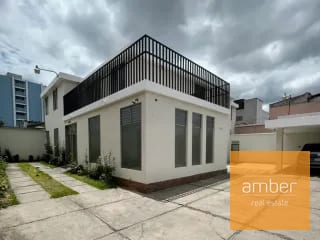 Casa para oficinas en zona 10 — Casa en Alquiler en Zona 10, Guatemala, Ciudad — miniatura 1 de 9