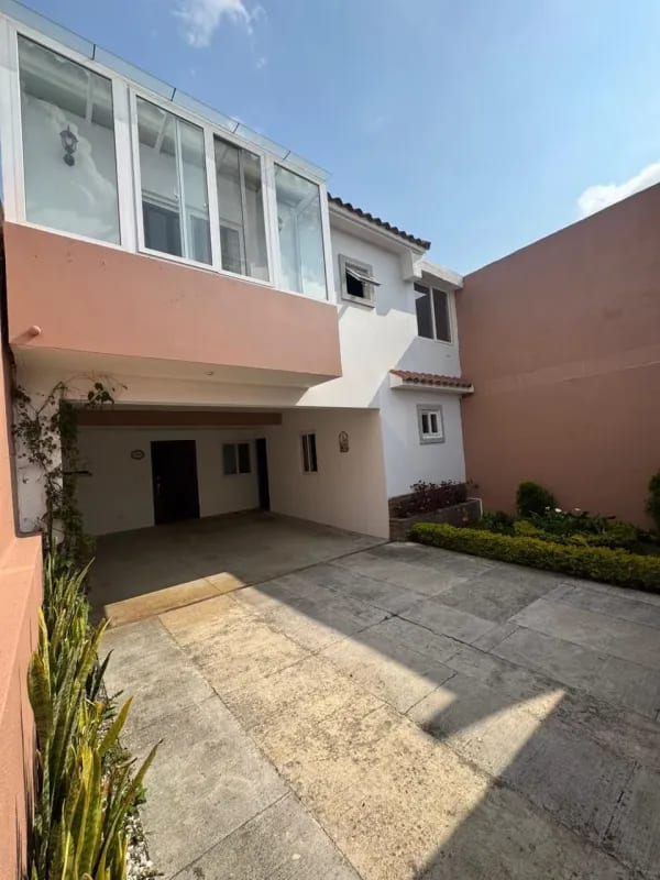 Casa en renta de 2 niveles, con amplios espacios dentro de garita y vista al bosque!! Carretera a San José Pinula — Casa en Alquiler en lo de Valdez, Carretera a El Salvador, Guatemala, Ciudad — foto 1 de 15