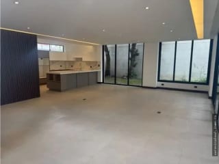 Zona 13 A Una Cuadra de las Américas Dentro de Garita Casa en Venta — Casa en Venta en Zona 14, Guatemala, Ciudad — miniatura 6 de 17