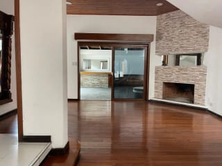 CASA EN VENTA O RENTA EN ZONA 14 EN SECTOR LA VILLA — Casa en Venta en Zona 10, Guatemala, Ciudad — miniatura 4 de 17